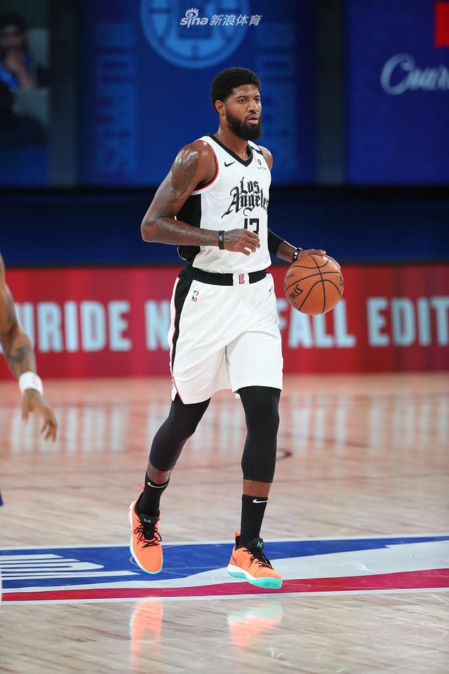 总决赛首战 总决赛首战